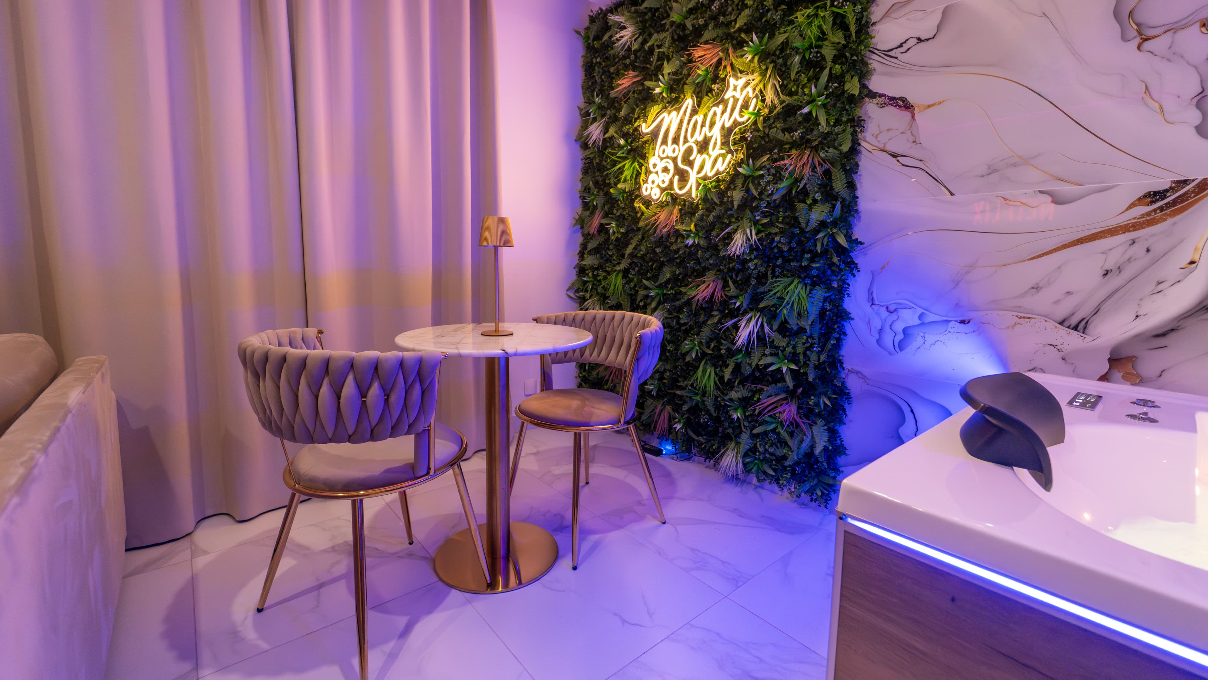 Suite Gold — Salon luxe feutré spa privatif 91